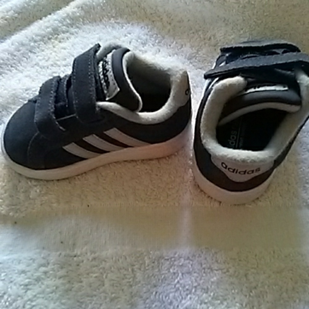 Shoes - Picture 2 of 4